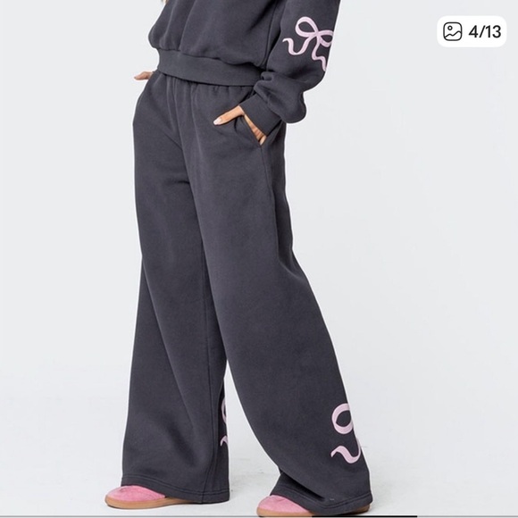 Edikted Bonney Bow Black Sweatpants Pink Bow Detail - Picture 2 of 10